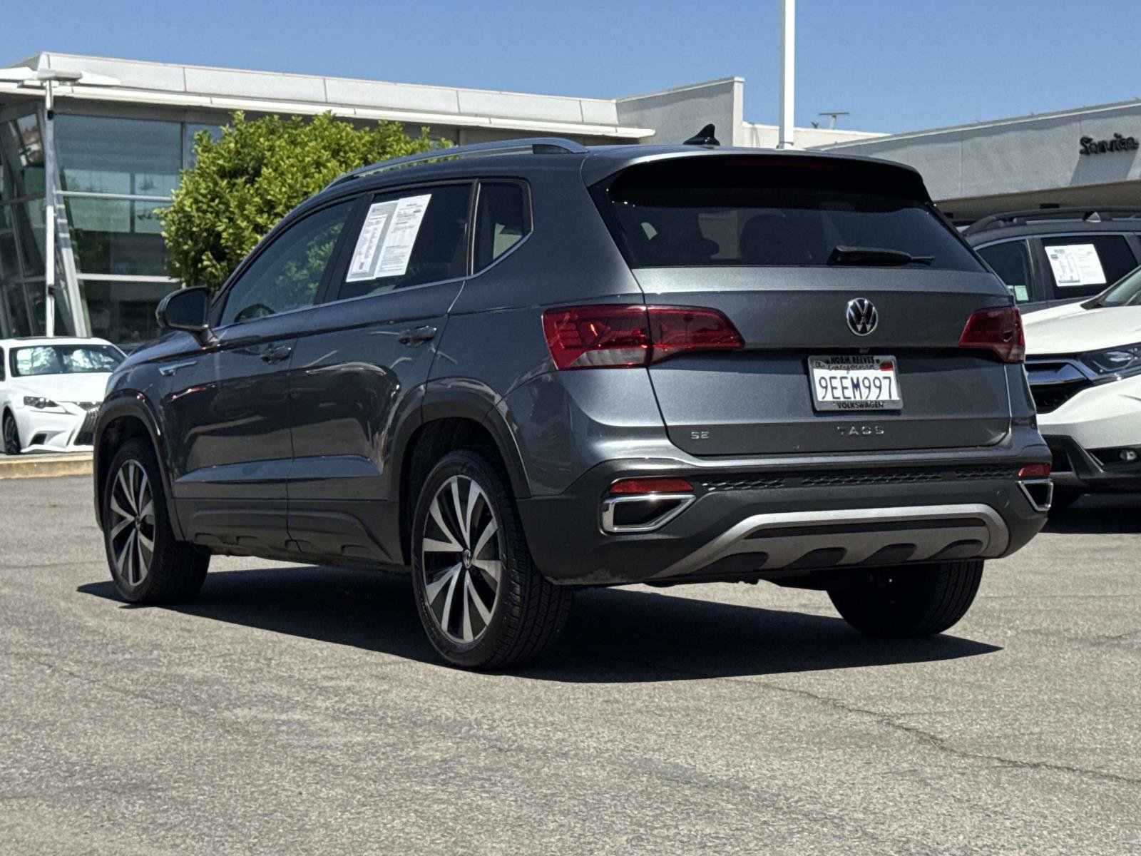 Certified 2023 Volkswagen Taos SE w/ Panoramic Sunroof Package FWD image 3