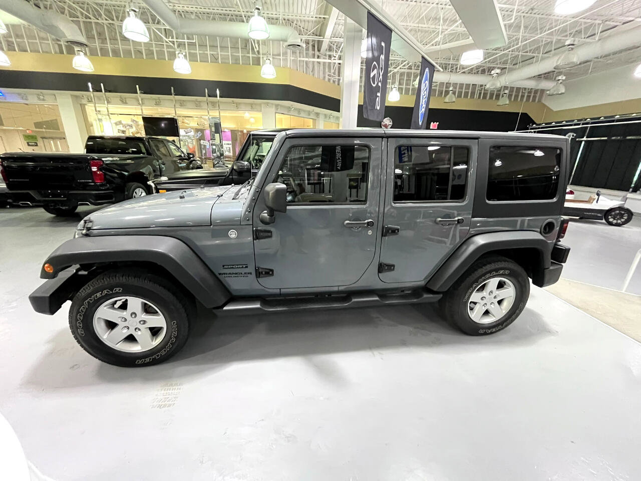Used 2015 Jeep Wrangler Unlimited Sport w/ Quick Order Package 24S image 2