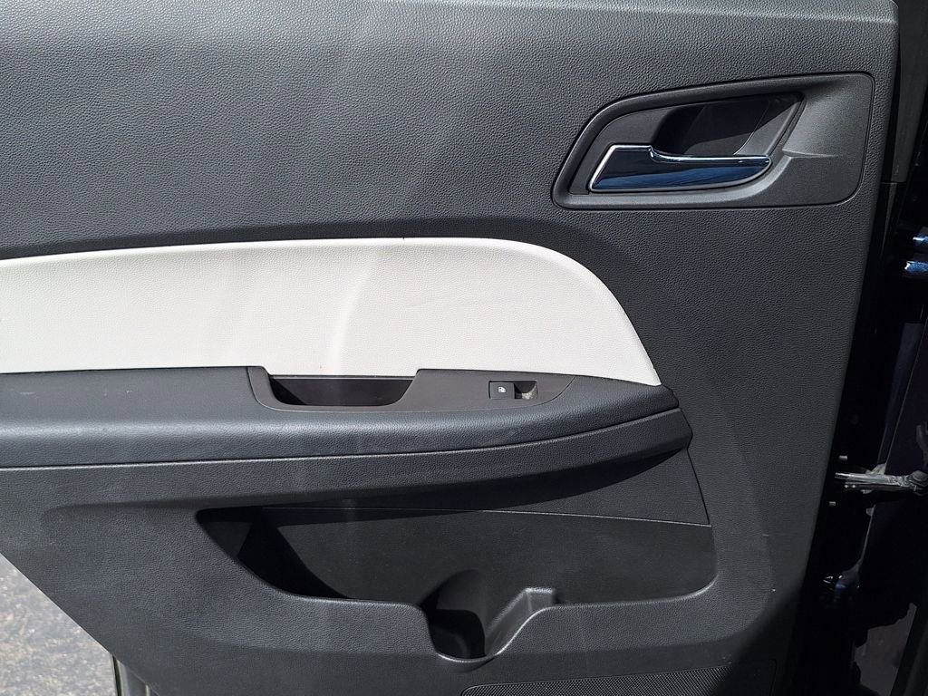 Used 2017 Chevrolet Equinox LS image 13