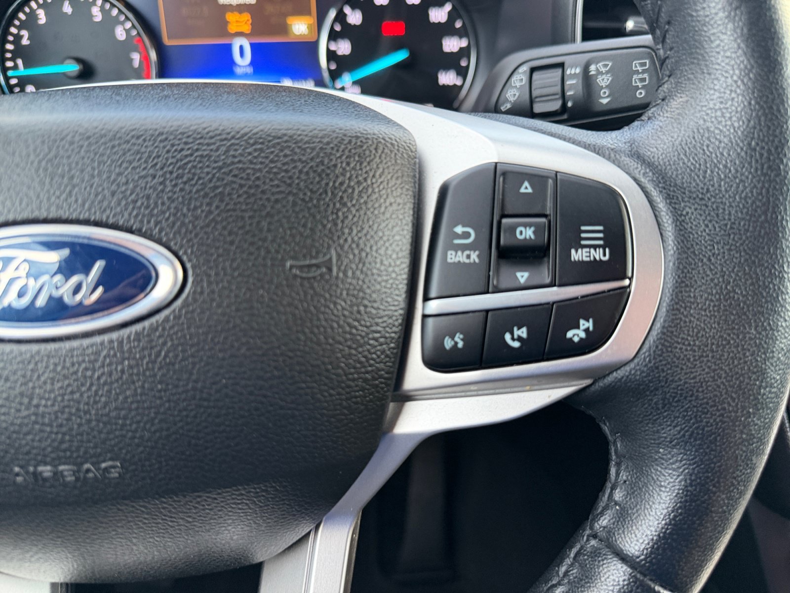 Used 2023 Ford Explorer Limited AWD/4WD image 18