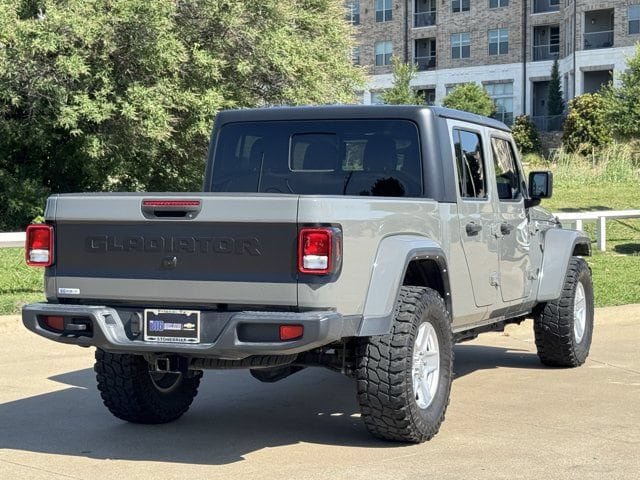 Used 2022 Jeep Gladiator Sport AWD/4WD image 5