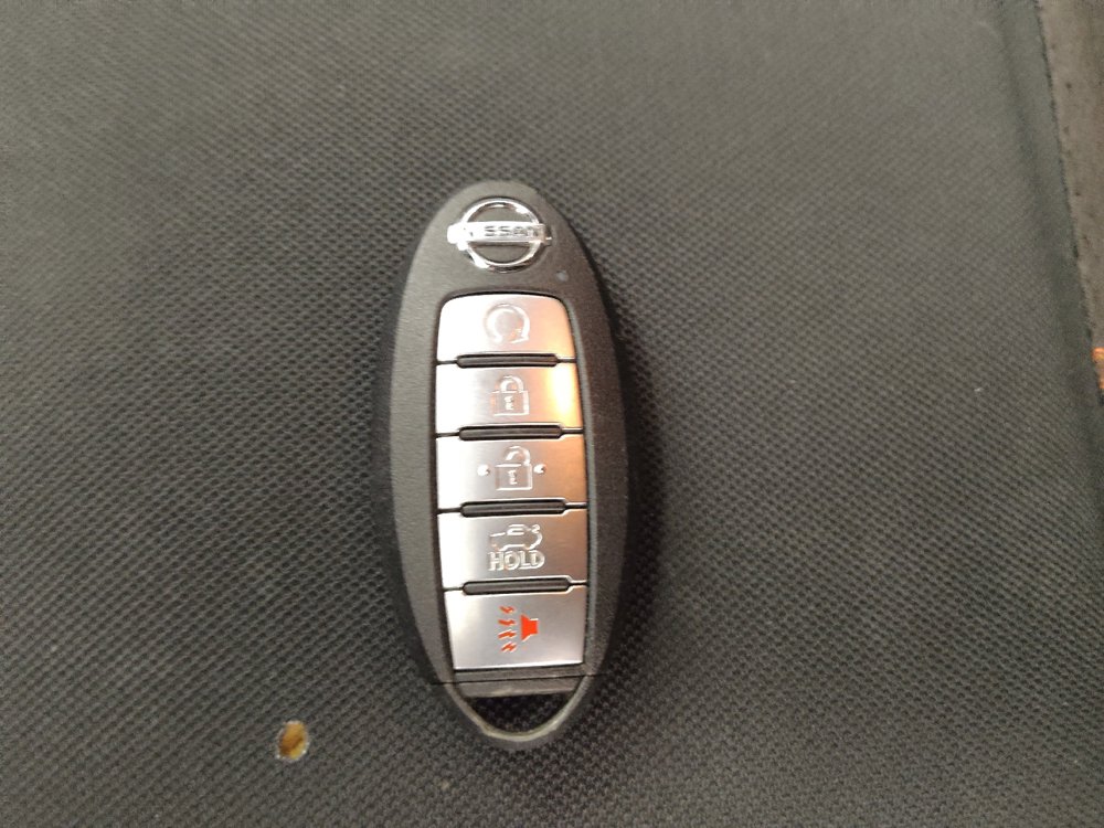 Used 2020 Nissan Versa SR FWD image 32
