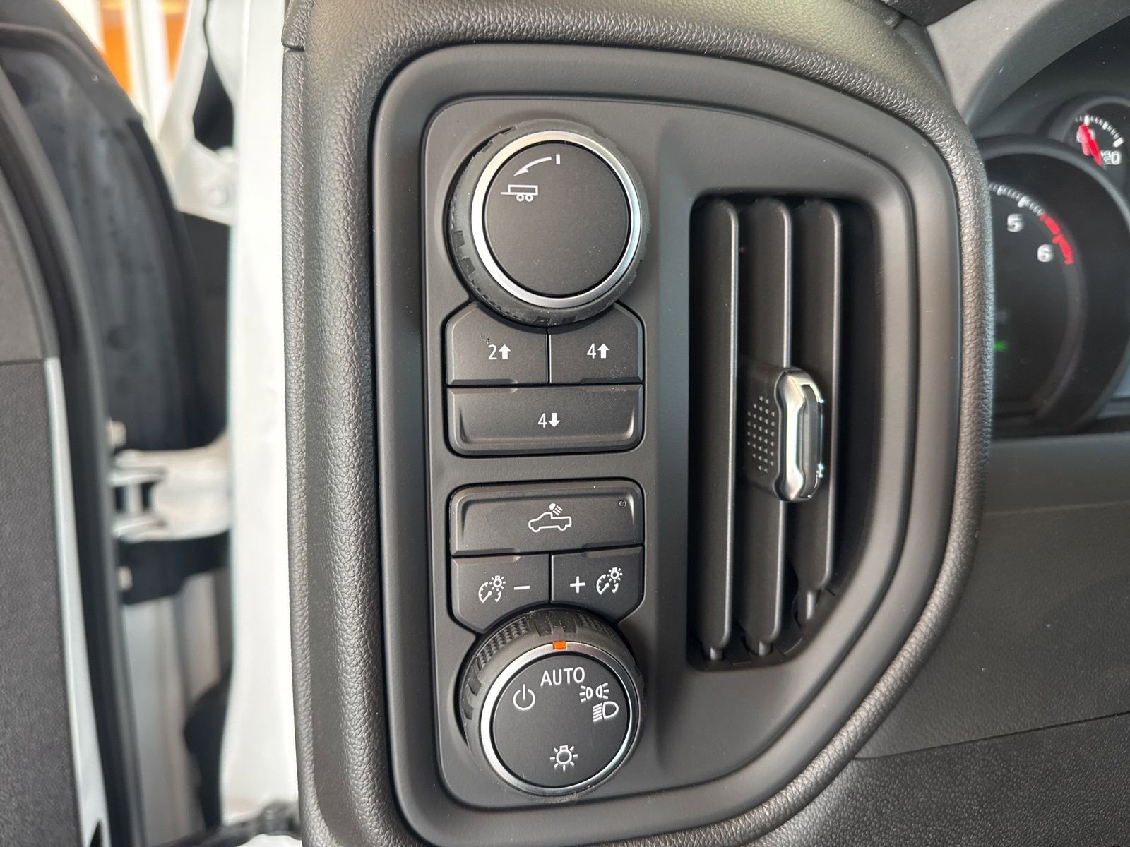 New 2025 Chevrolet Silverado 3500 W/T image 17