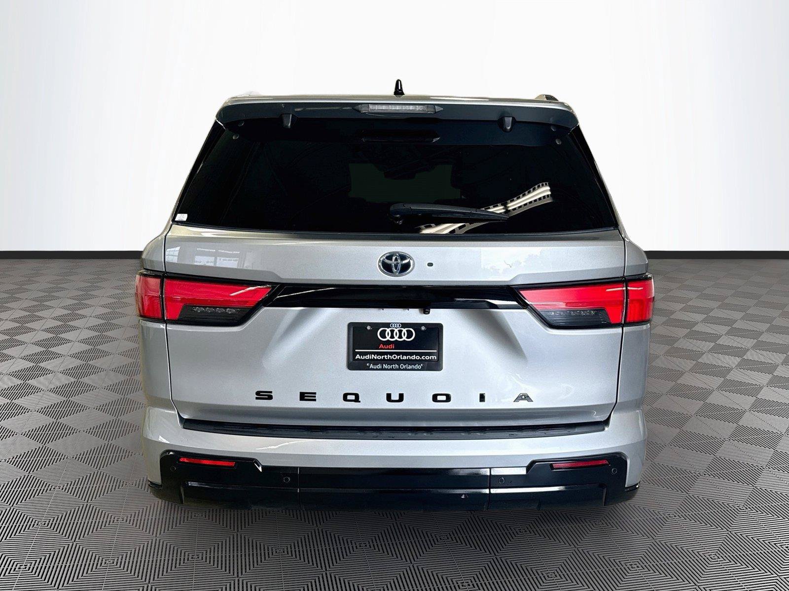 Used 2023 Toyota Sequoia Platinum AWD/4WD image 6