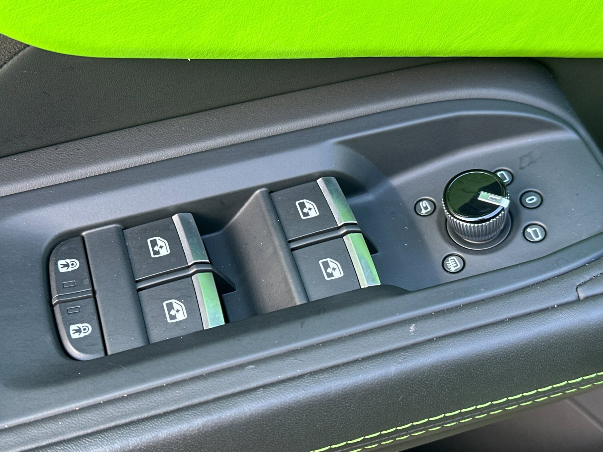 Used 2022 Lamborghini Urus image 16
