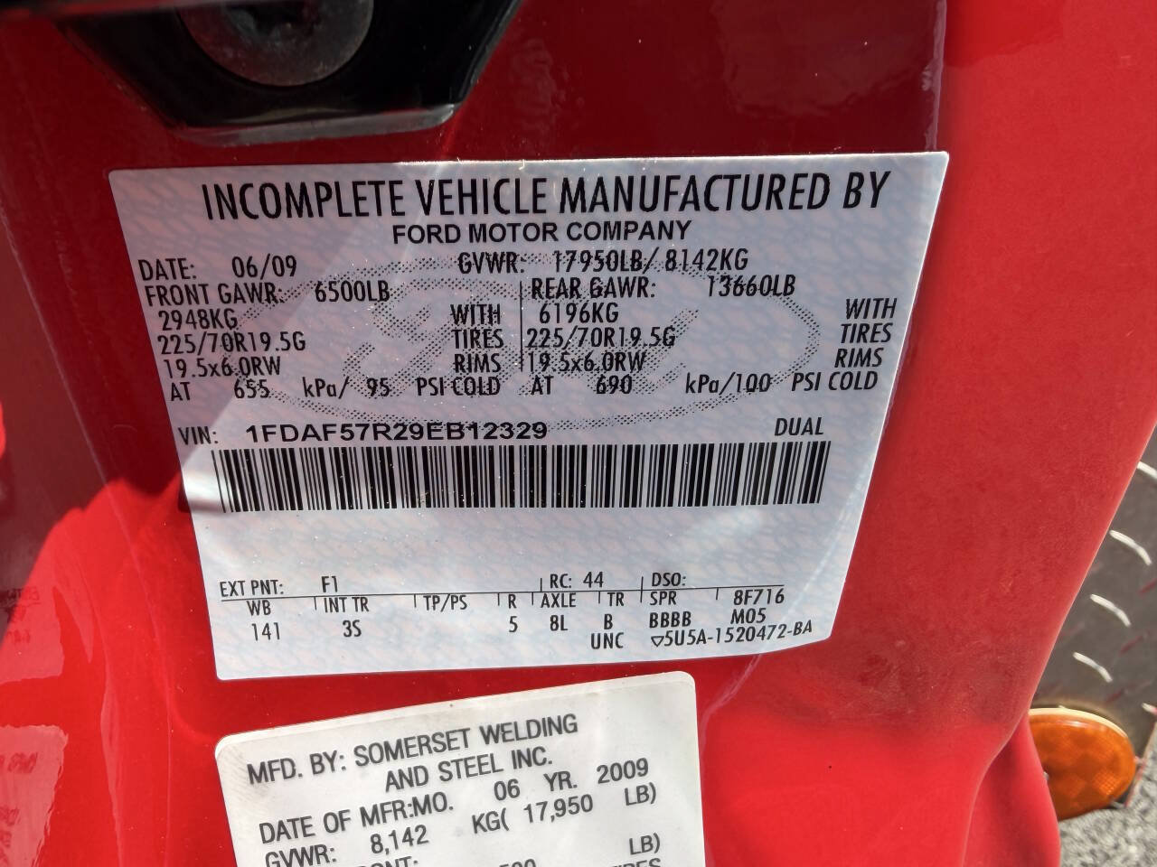 Used 2009 Ford F550 4x4 Regular Cab Super Duty image 32