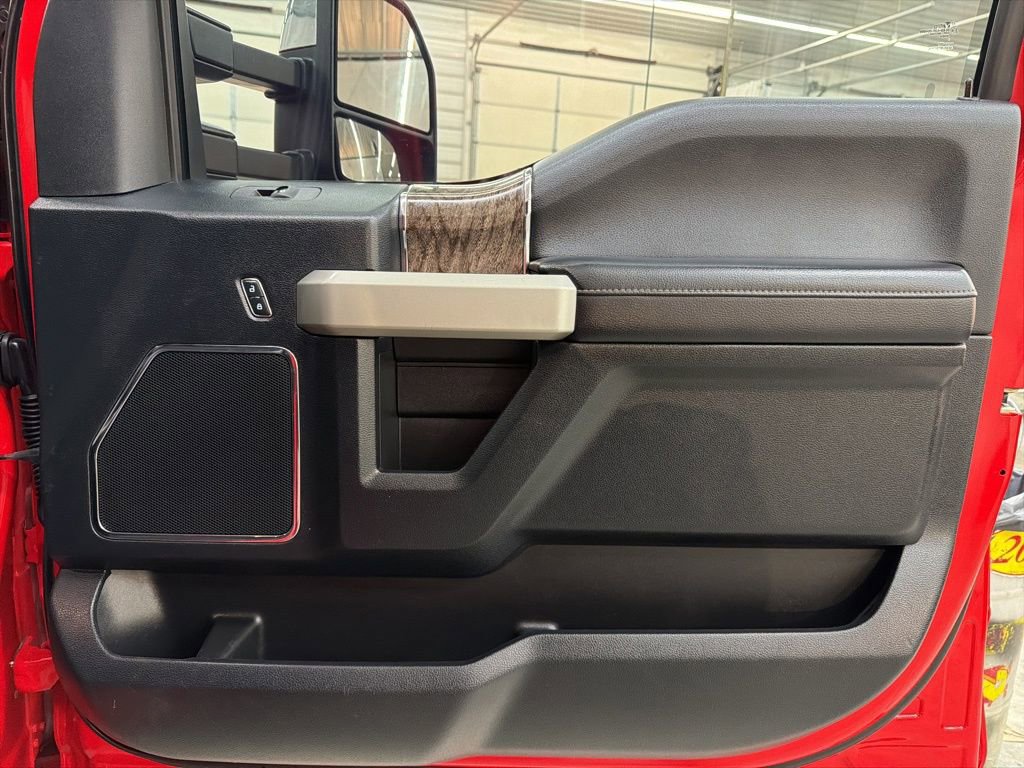 Used 2018 Ford F250 Lariat w/ Chrome Package image 27