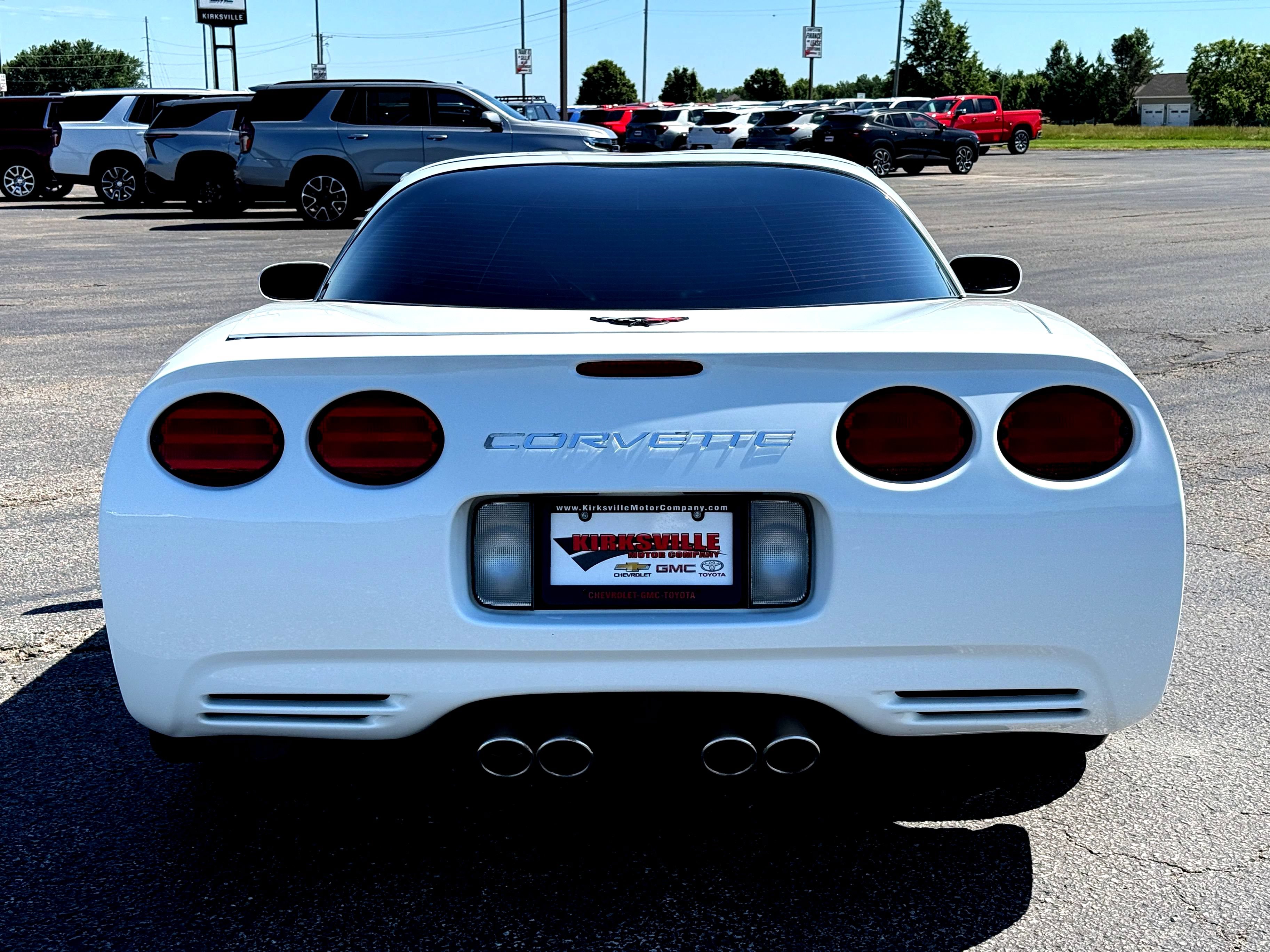 Used 1997 Chevrolet Corvette Coupe w/ Memory Pkg RWD image 5