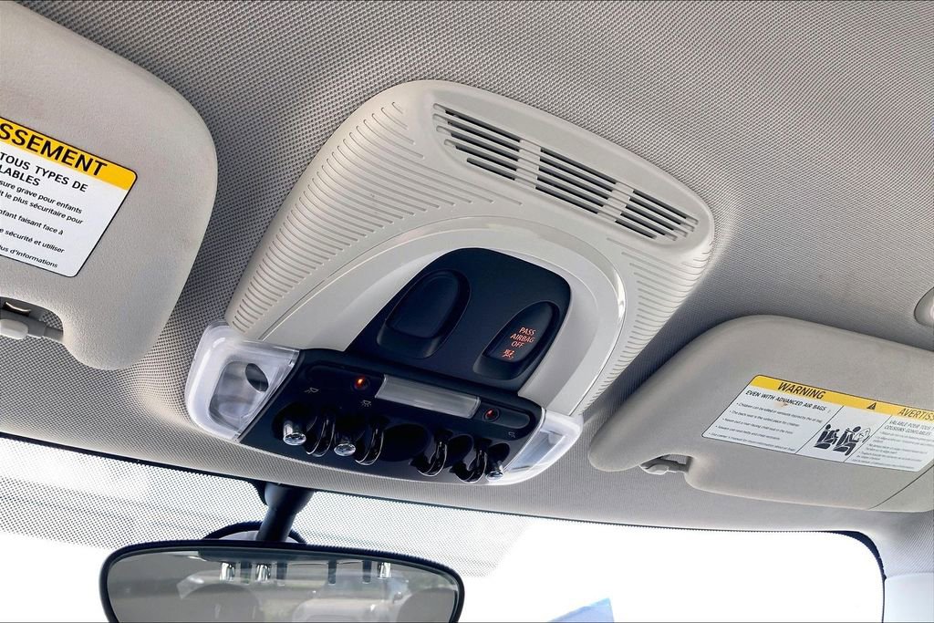 Used 2018 MINI Cooper 2-Door Hardtop image 26