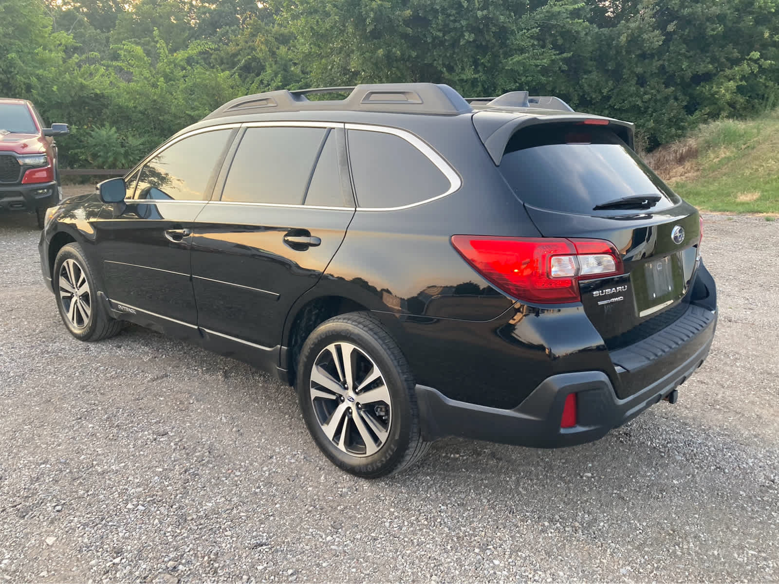 Used 2018 Subaru Outback 3.6R Limited w/ Popular Package #2 AWD/4WD image 5