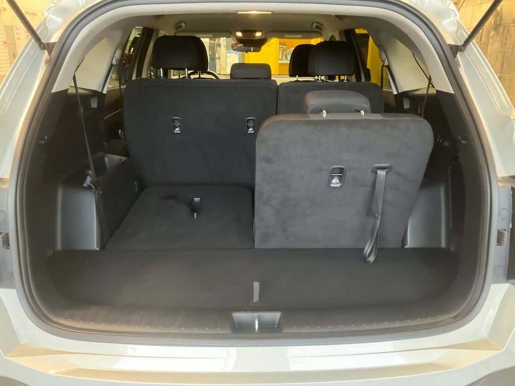 Certified 2026 Kia Sorento LX FWD image 30