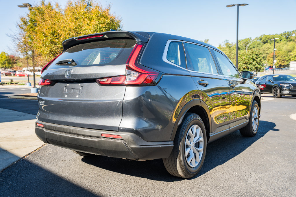 Used 2023 Honda CR-V LX image 4