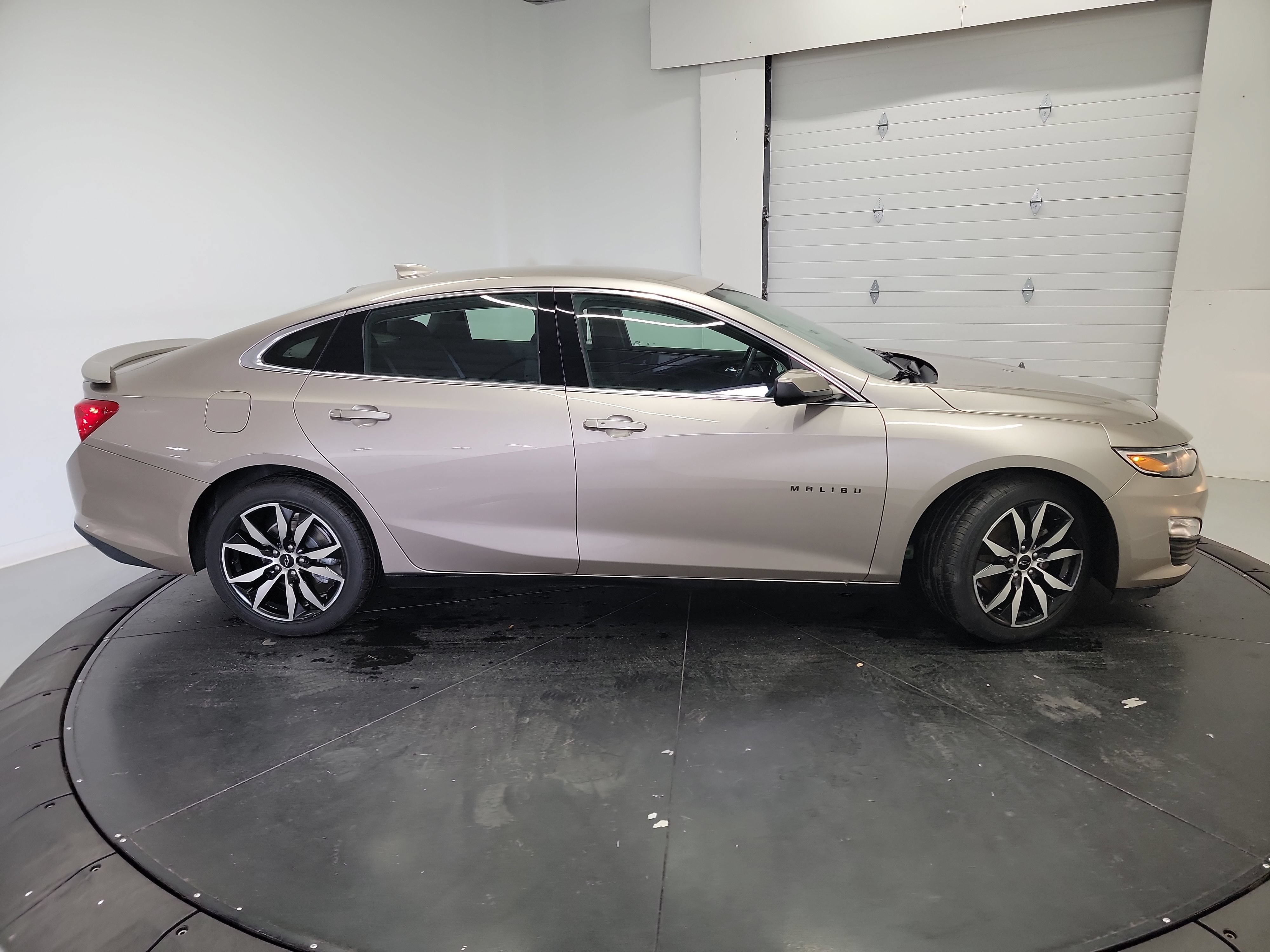 Used 2022 Chevrolet Malibu RS FWD image 11