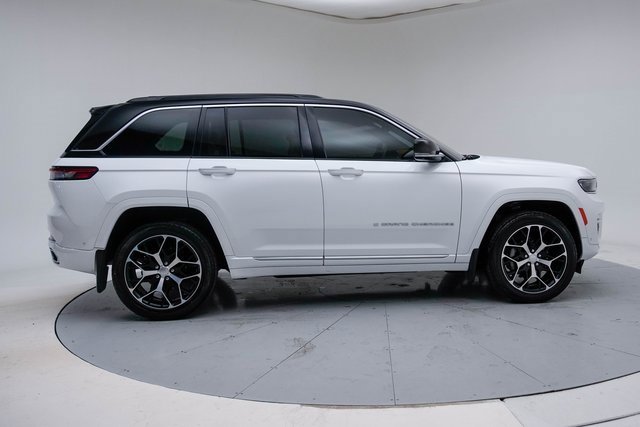 Used 2024 Jeep Grand Cherokee Summit image 6