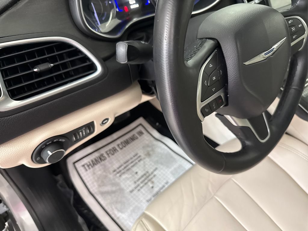 Used 2017 Chrysler 200 Limited Platinum FWD image 26