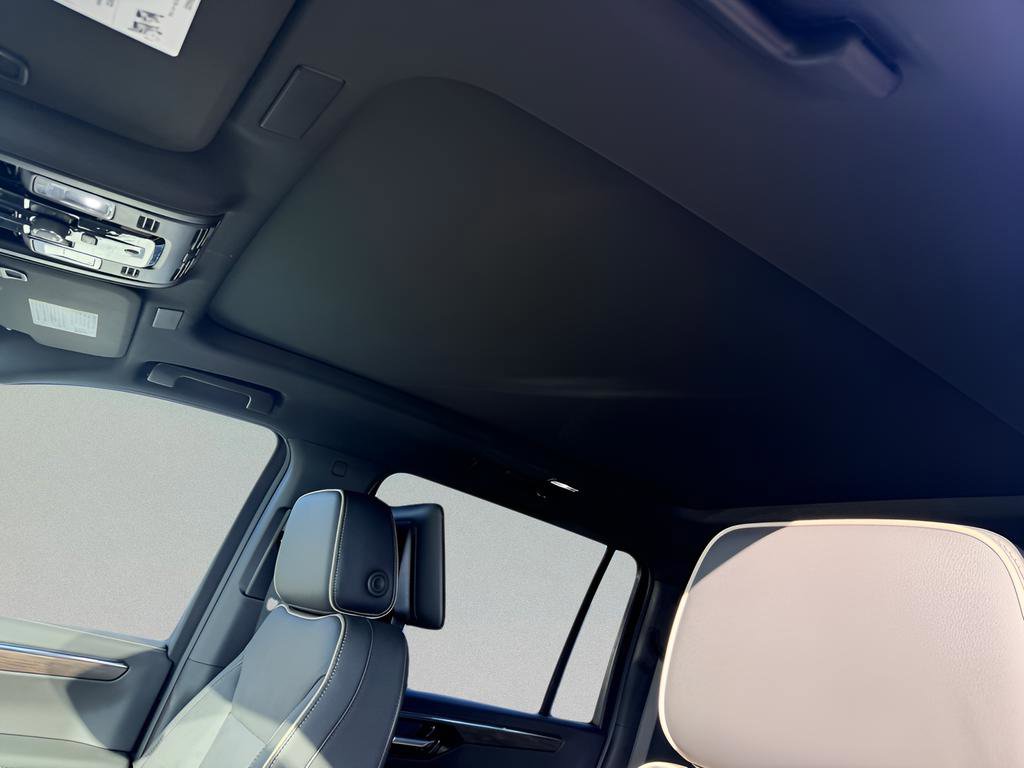 New 2026 Chevrolet Suburban Premier image 31