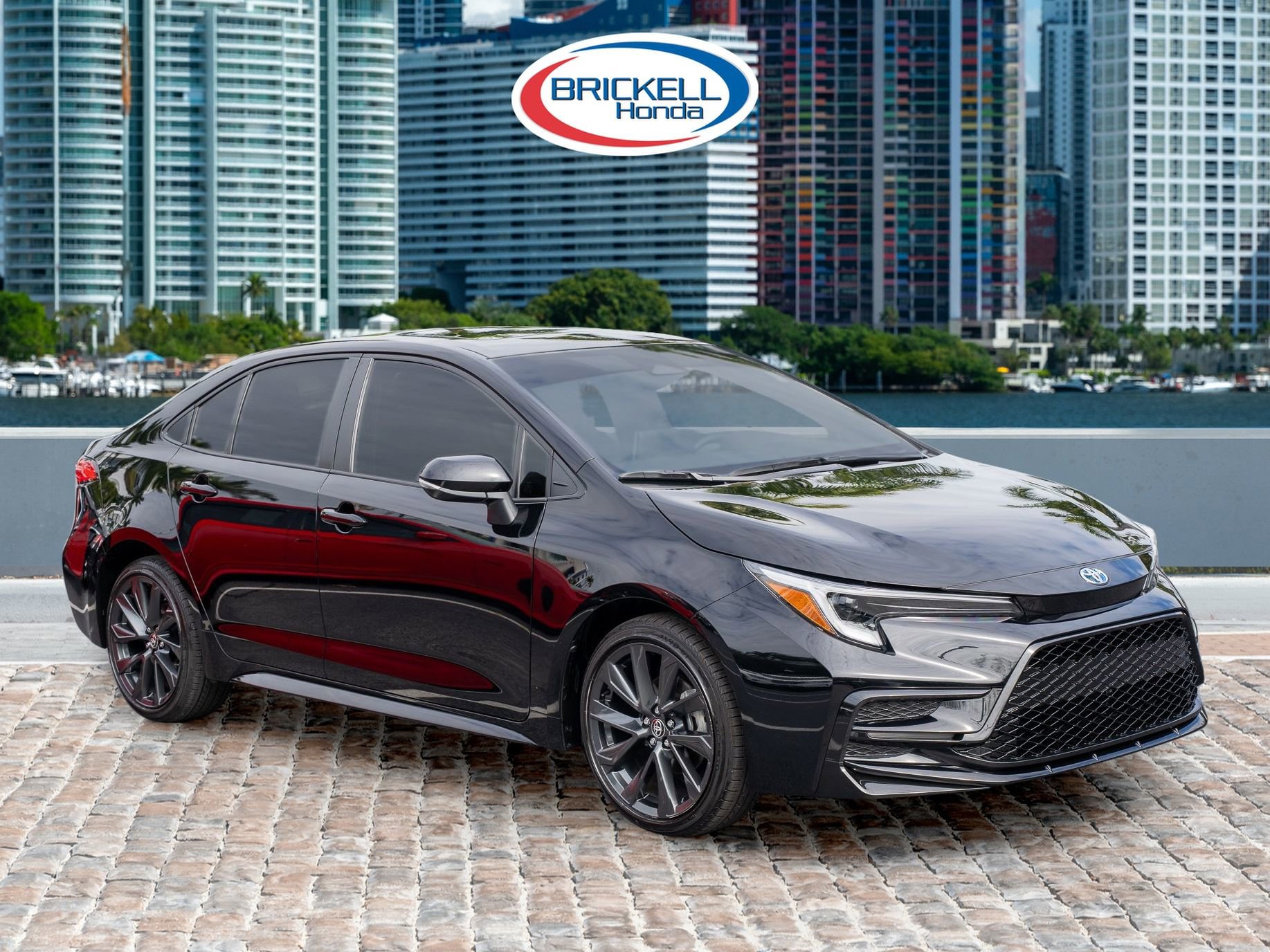 Used 2025 Toyota Corolla SE w/ SE Premium Package image 3