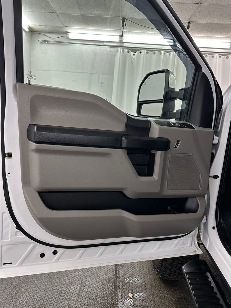 Used 2019 Ford F250 XL w/ STX Appearance Package image 8