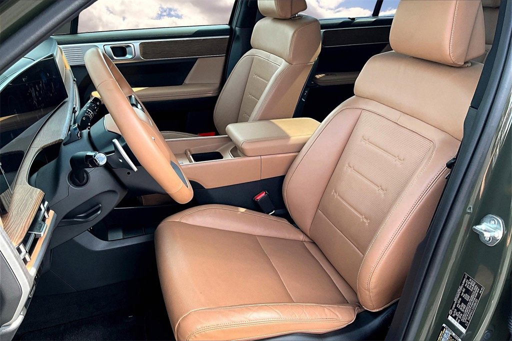 Used 2025 Hyundai Santa Fe Limited image 21