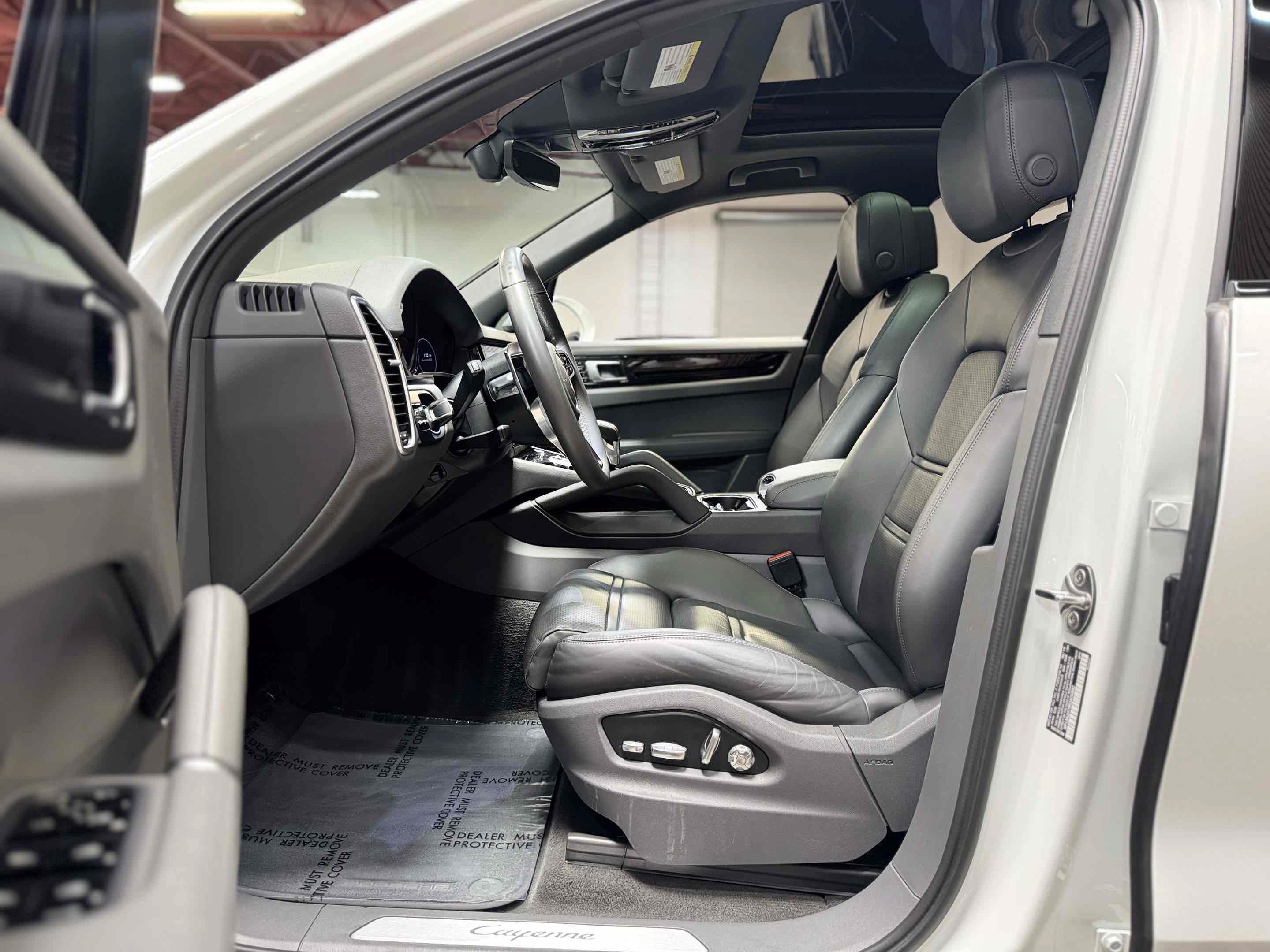 Used 2019 Porsche Cayenne AWD/4WD image 6