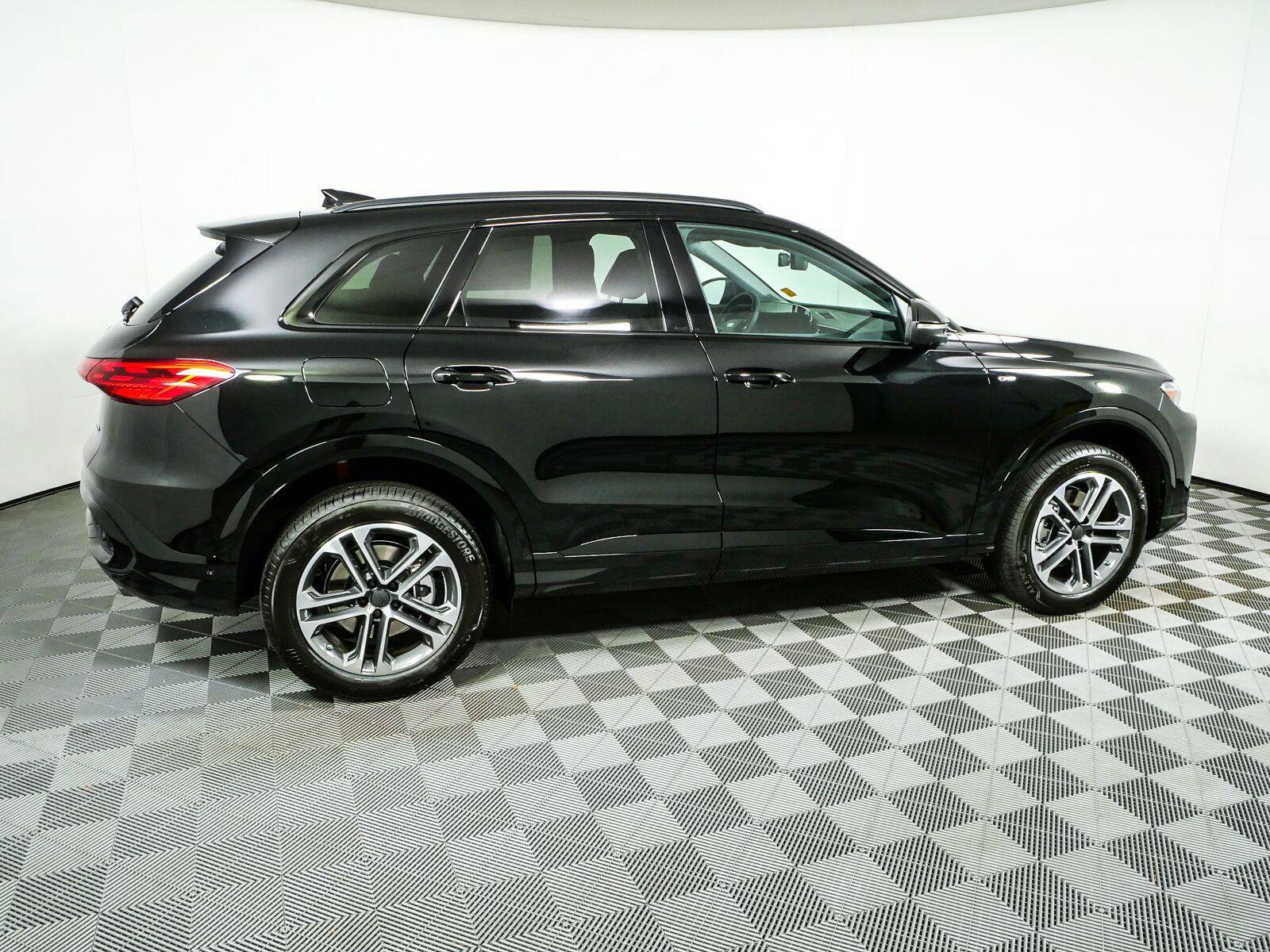 New 2026 Audi Q5 2.0T AWD/4WD image 2