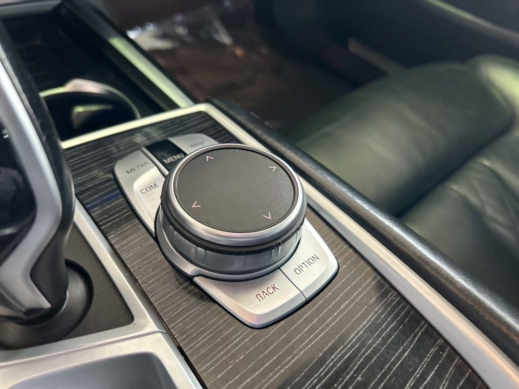 Used 2022 BMW 740i xDrive w/ M Sport Package image 52