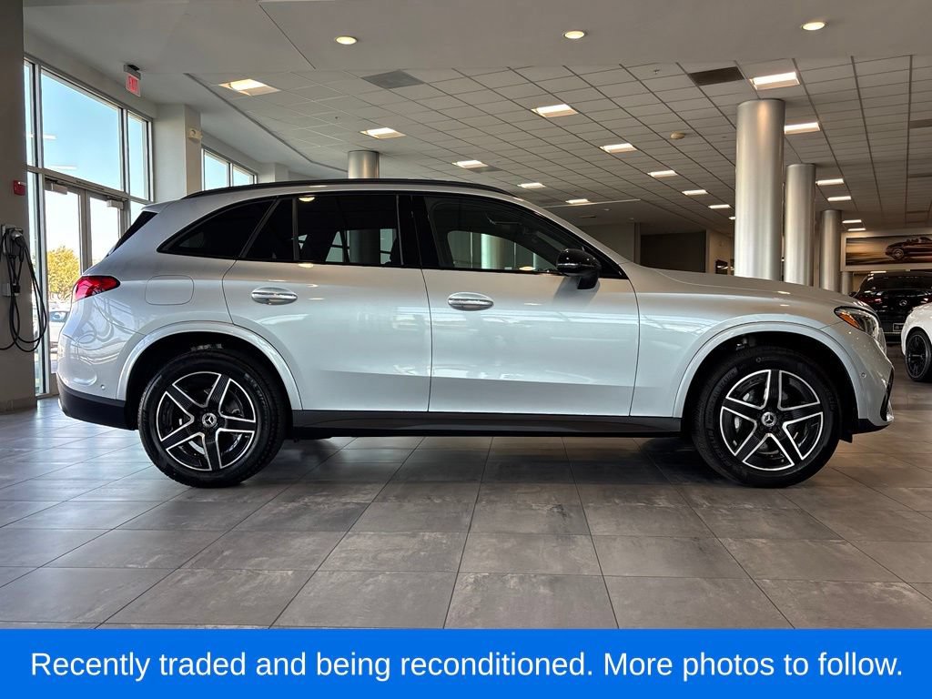 Used 2025 Mercedes-Benz GLC 300 4MATIC image 3