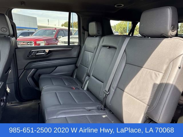 Used 2025 Chevrolet Suburban Z71 image 36