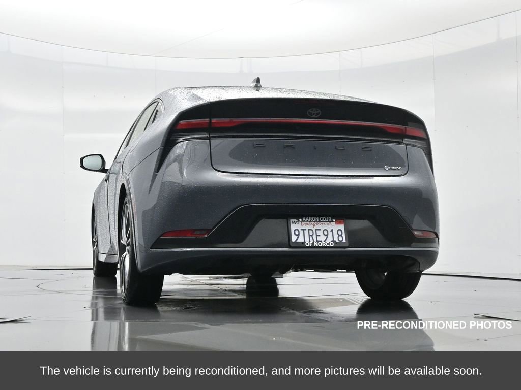 Used 2025 Toyota Prius XLE image 28