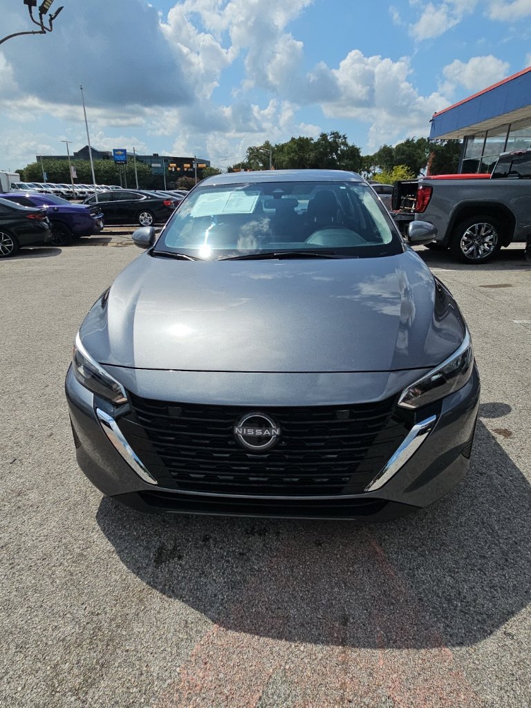 Used 2025 Nissan Sentra S FWD image 2