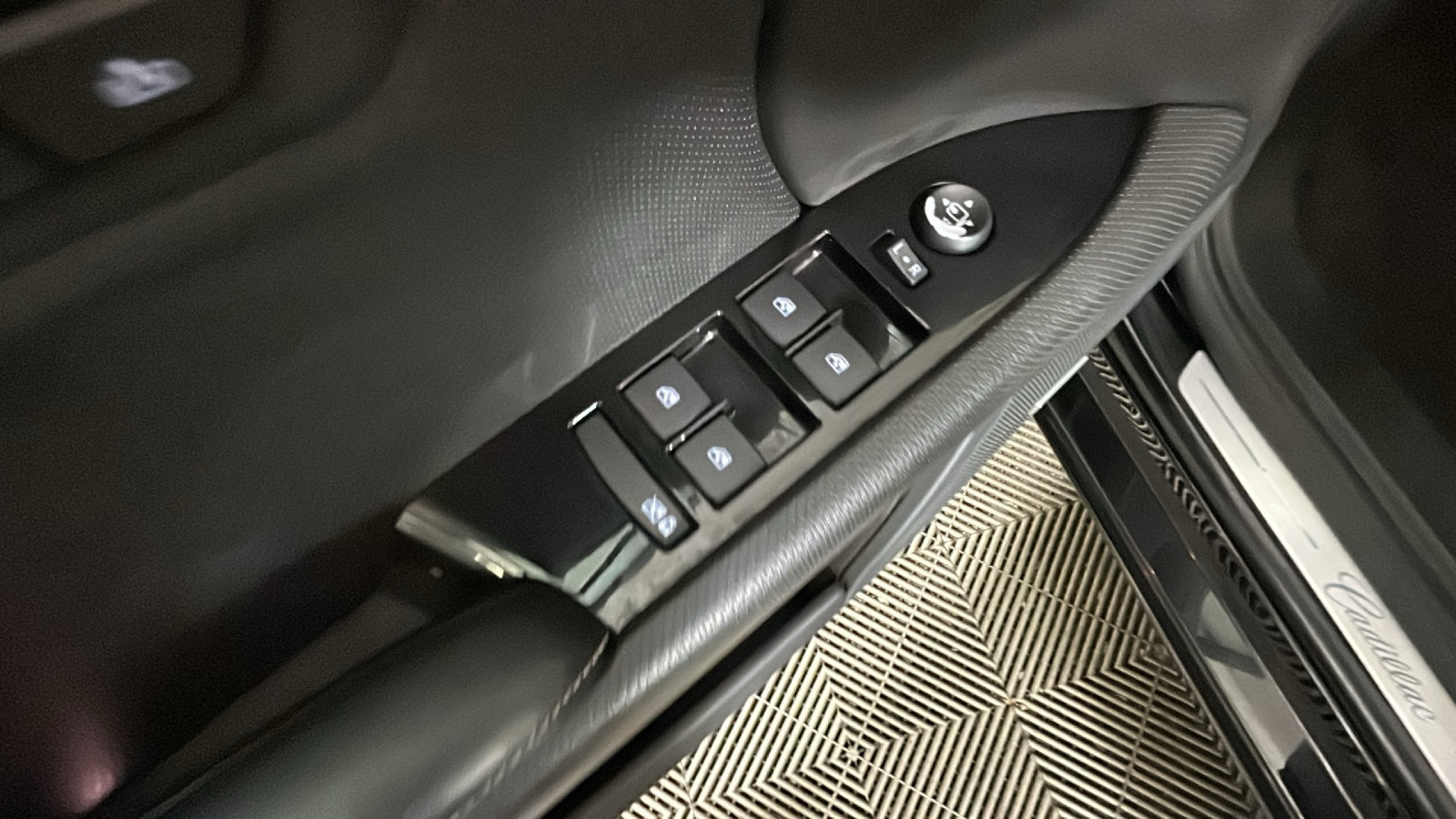 Used 2019 Cadillac XTS Luxury FWD image 12