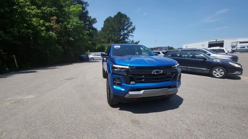 Used 2024 Chevrolet Colorado Z71 w/ Z71 Convenience Package 2 image 8