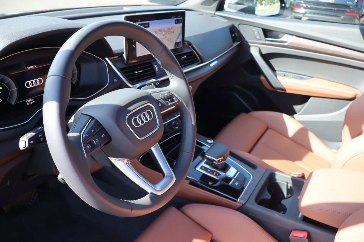 Used 2025 Audi Q5 e Premium Plus image 9