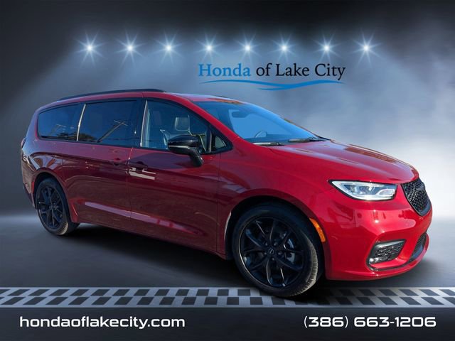 Used 2025 Chrysler Pacifica Limited