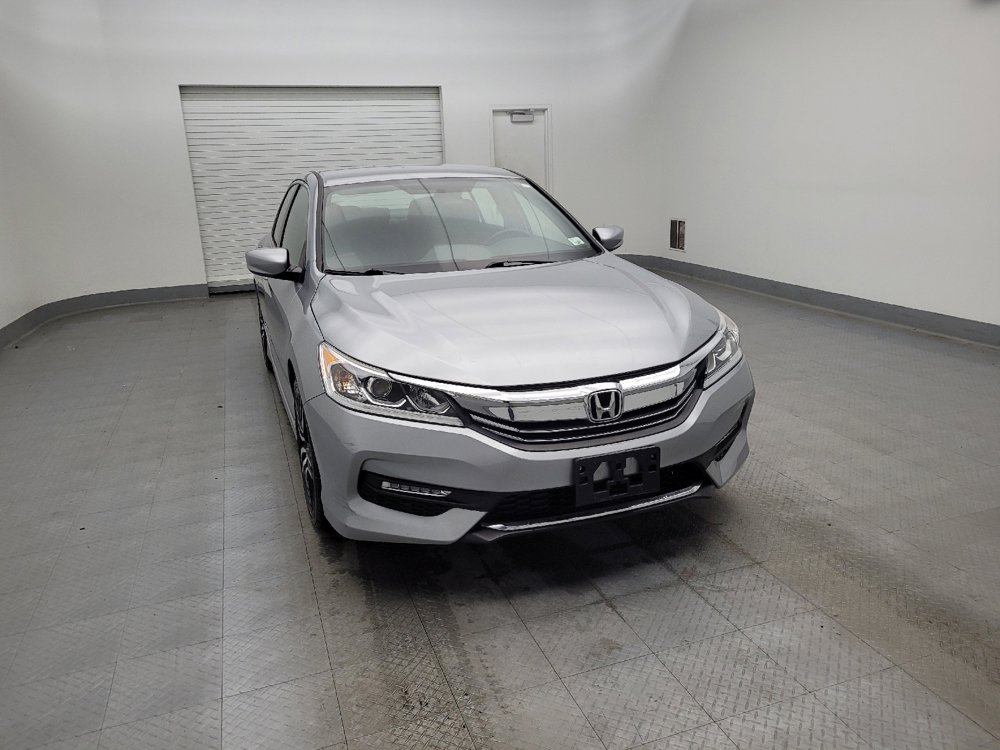 Used 2017 Honda Accord Sport image 14