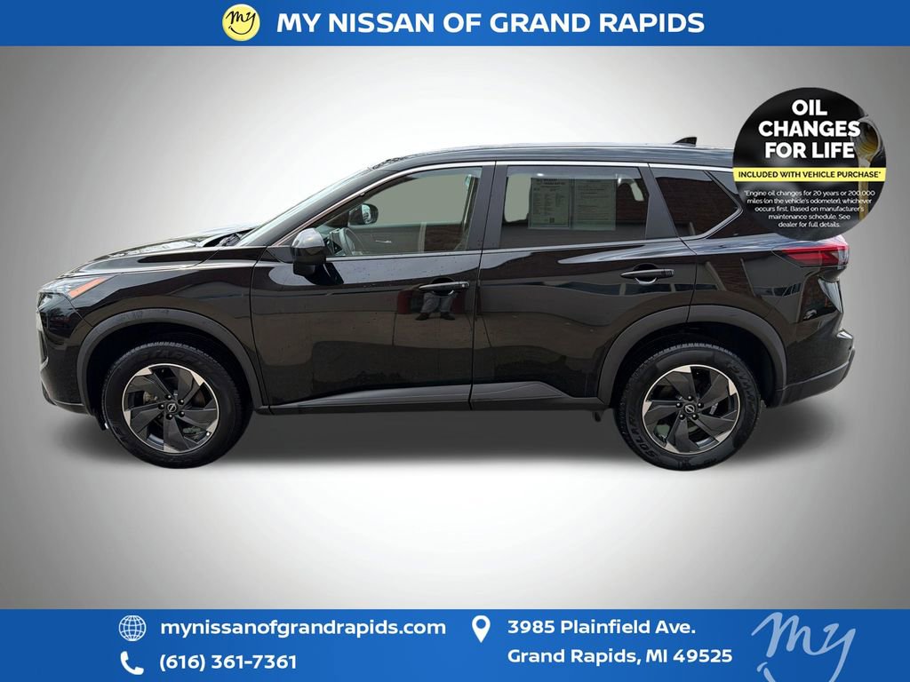 Used 2025 Nissan Rogue SV AWD/4WD image 5