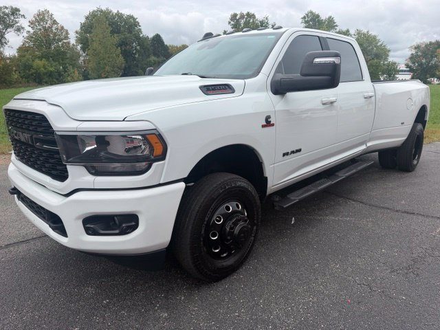 Used 2024 RAM 3500 Big Horn w/ Night Edition AWD/4WD image 2