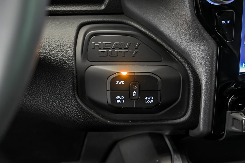 Used 2025 RAM 3500 Laramie AWD/4WD image 21