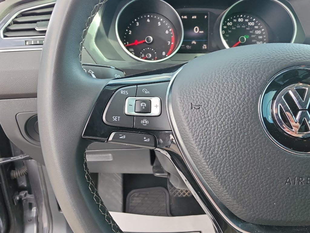 Used 2021 Volkswagen Tiguan SE AWD/4WD image 12