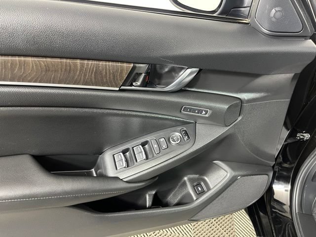 Used 2021 Honda Accord Touring image 12