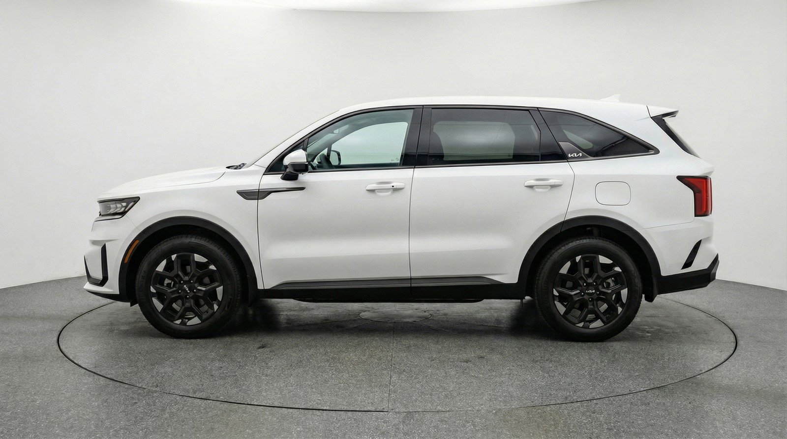 Used 2024 Kia Sorento S FWD image 5