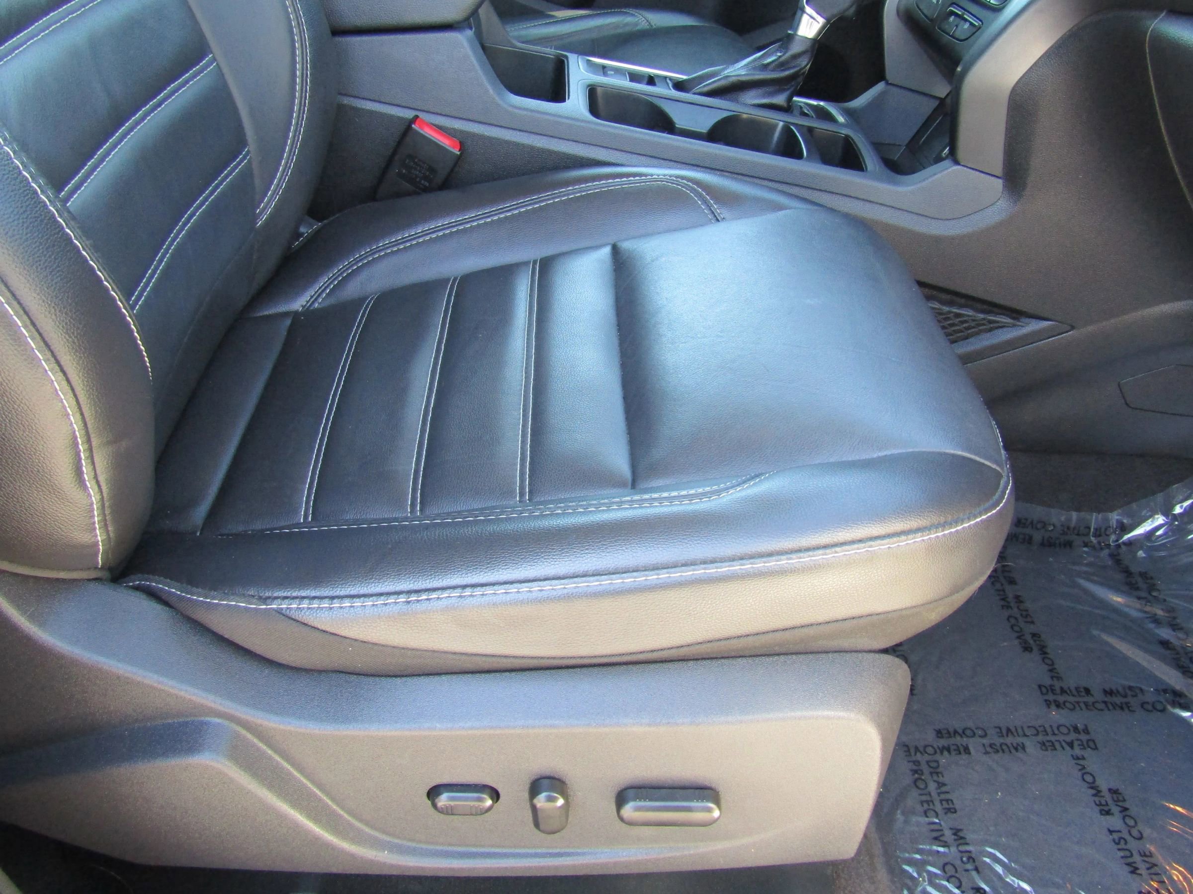 Used 2017 Ford Escape SE w/ SE Leather Comfort Package FWD image 12