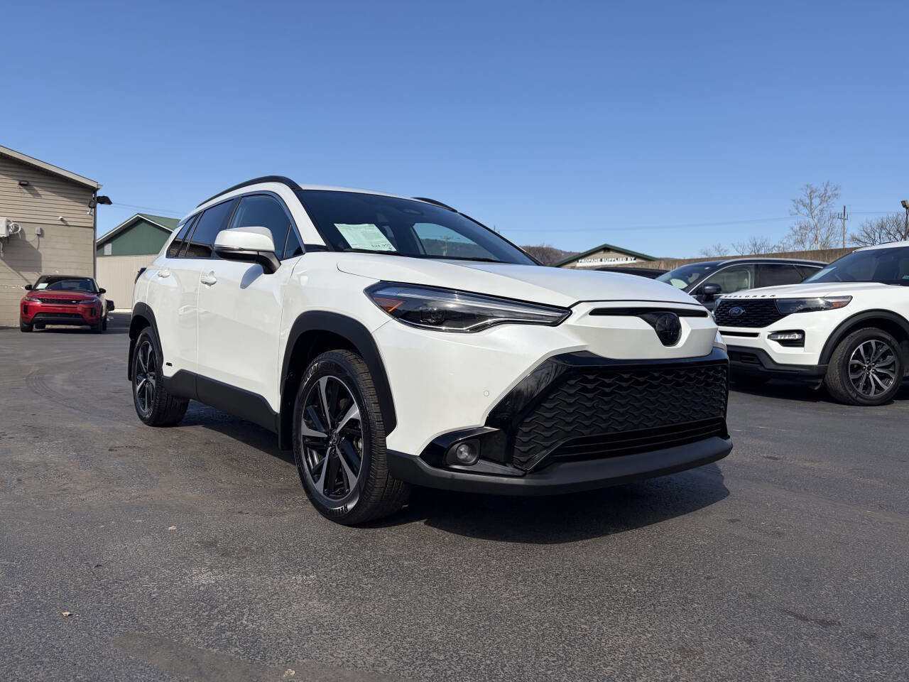 Used 2024 Toyota Corolla Cross AWD Hybrid w/ Convenience Package image 2