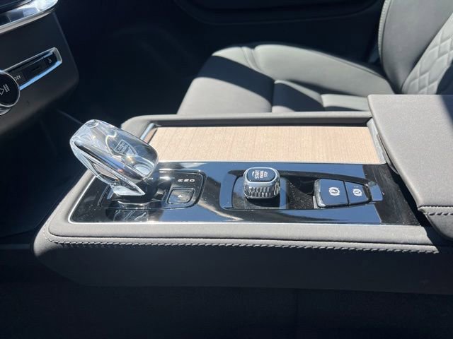 New 2026 Volvo XC90 B6 Plus w/ Protection Package Premier AWD/4WD image 35