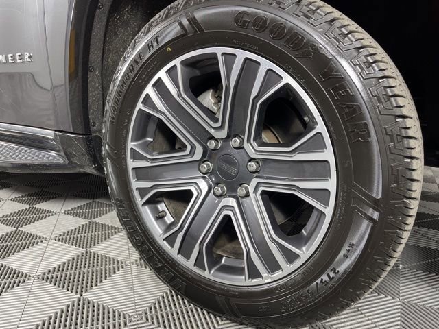 Used 2024 Jeep Wagoneer Series II w/ Flexible Seating Group image 15