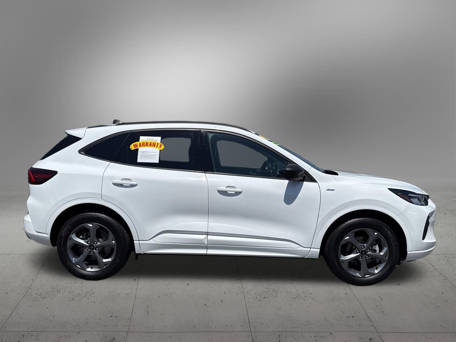 Used 2023 Ford Escape ST-Line w/ Tech Pack #1 AWD/4WD image 5