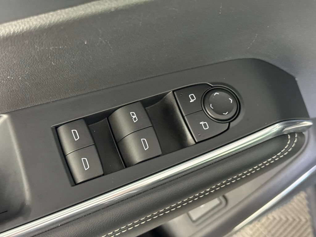 Certified 2026 GMC Acadia Elevation w/ Elevation Premium Package AWD/4WD image 33