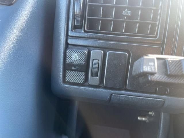 Used 1993 Volkswagen Eurovan GL FWD image 25
