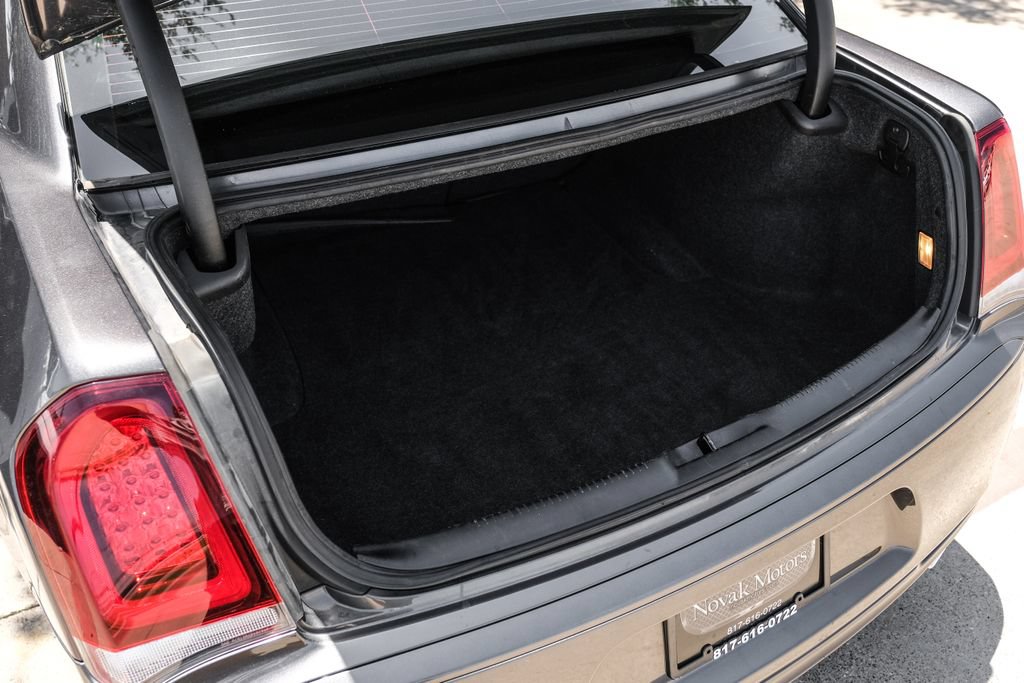 Used 2019 Chrysler 300 S RWD image 67