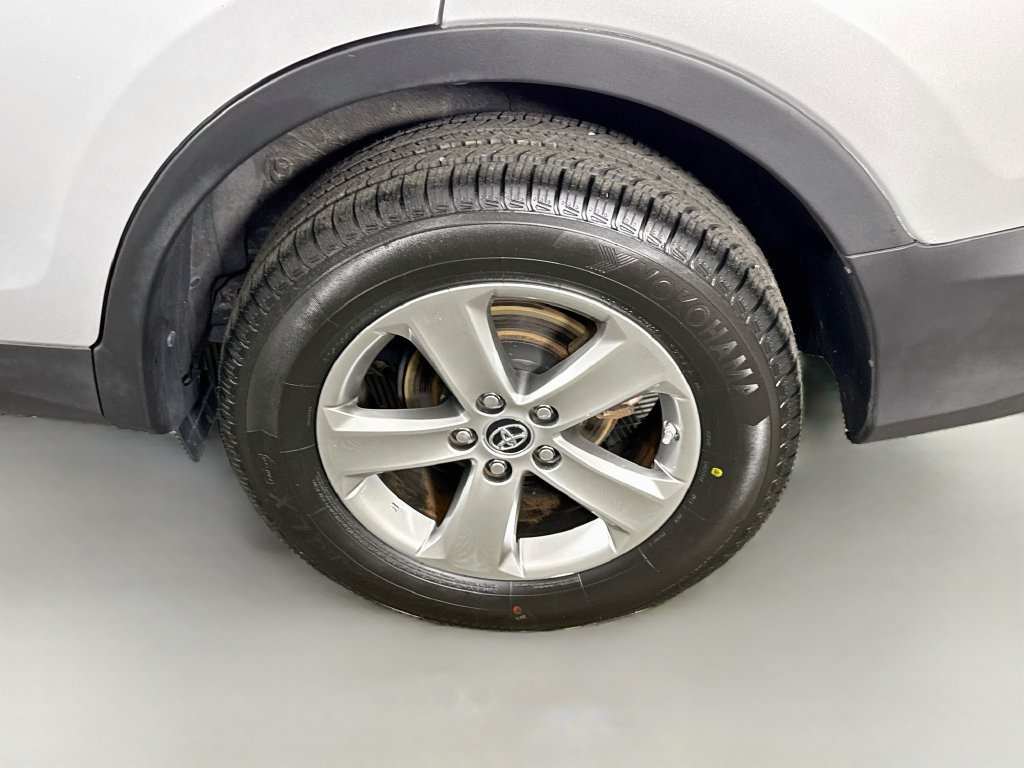 Used 2015 Toyota RAV4 XLE AWD/4WD image 33